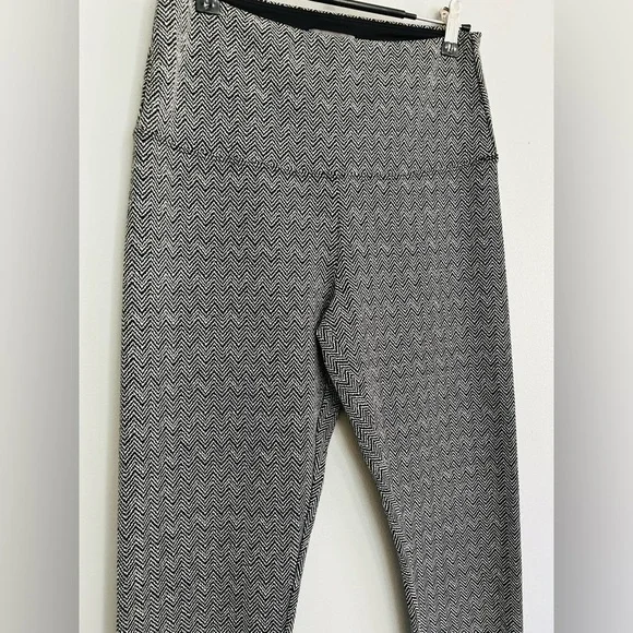 Lyssé Women's Signature Herringbone Tweed Pull On Figure Flattering Legging S - Picture 6 of 11